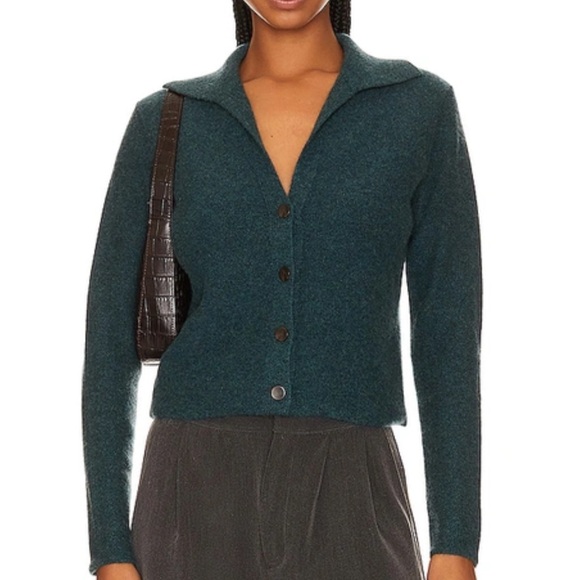 Vince Sweaters - NWOT GORGEOUS VINCE Eyelash  Cashmere button cropped cardigan.Size, XS.